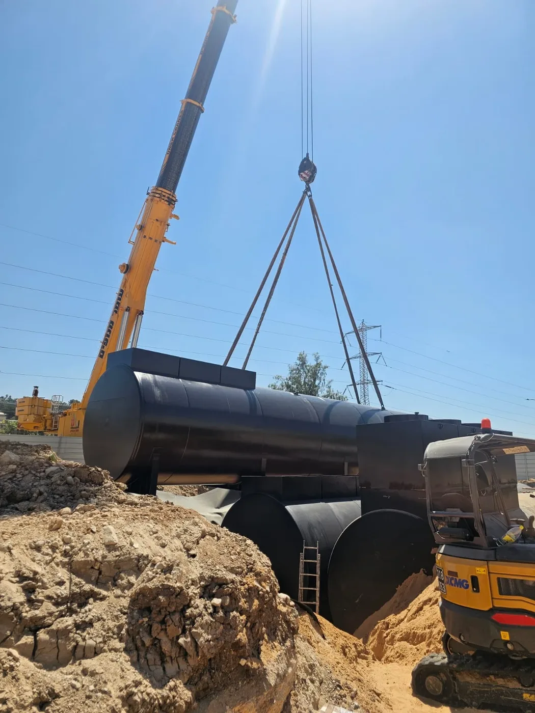 הנפת מיכל למקומו